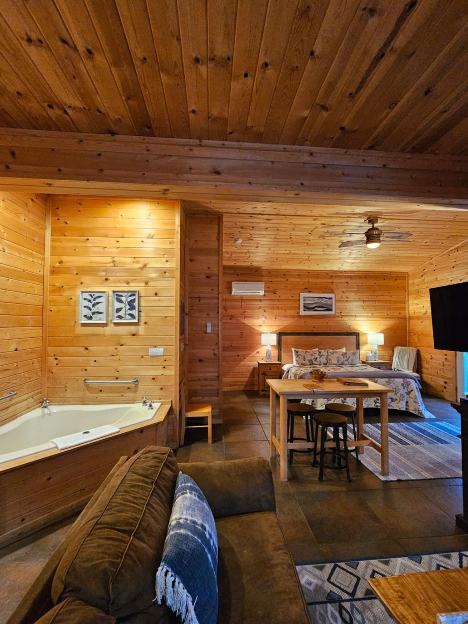 5 Min To Beaver Lake-King Bed-Fire Pit-Jetted Tub #3 Юрика Спрингс Экстерьер фото