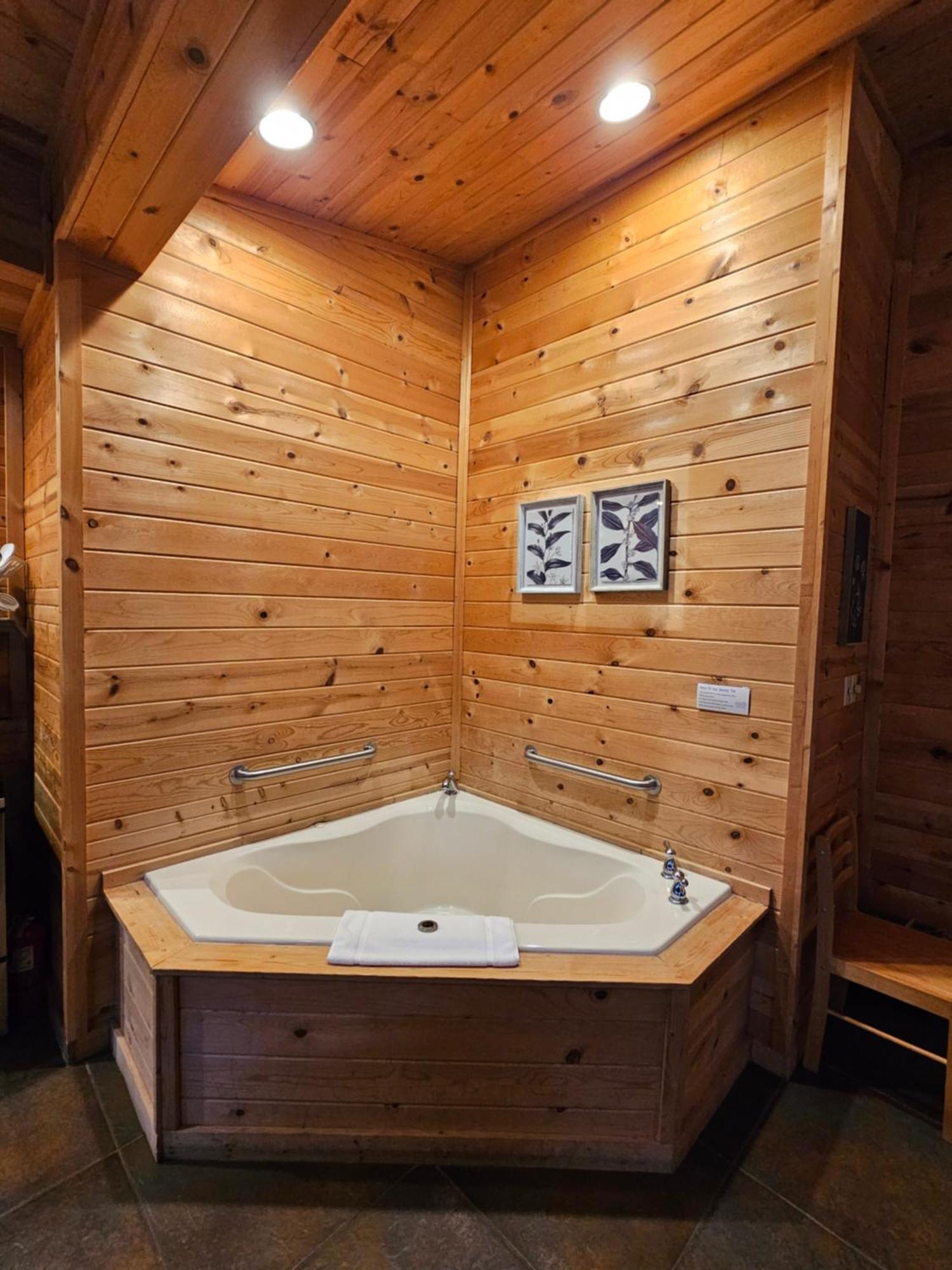 5 Min To Beaver Lake-King Bed-Fire Pit-Jetted Tub #3 Юрика Спрингс Экстерьер фото