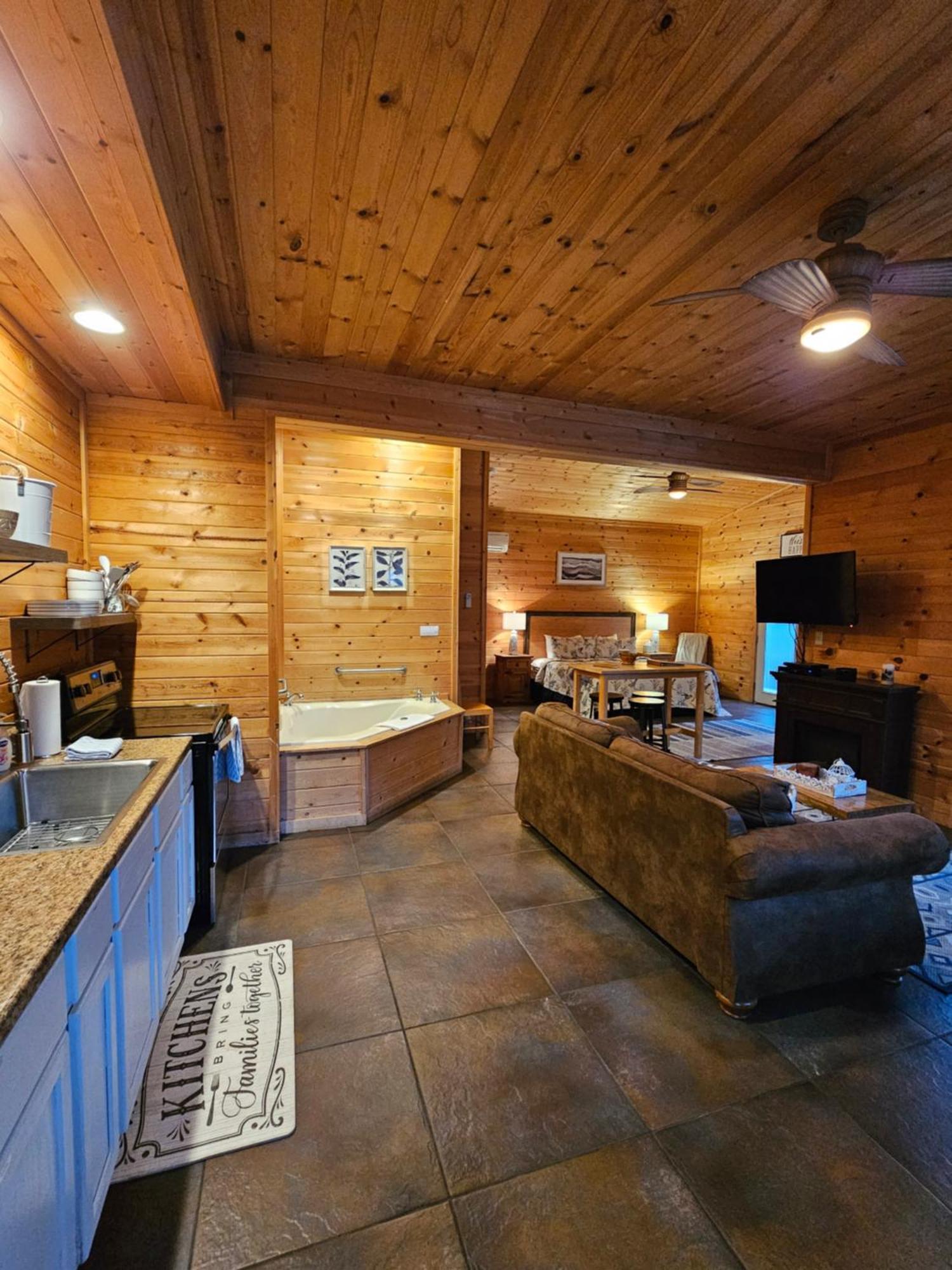 5 Min To Beaver Lake-King Bed-Fire Pit-Jetted Tub #3 Юрика Спрингс Экстерьер фото
